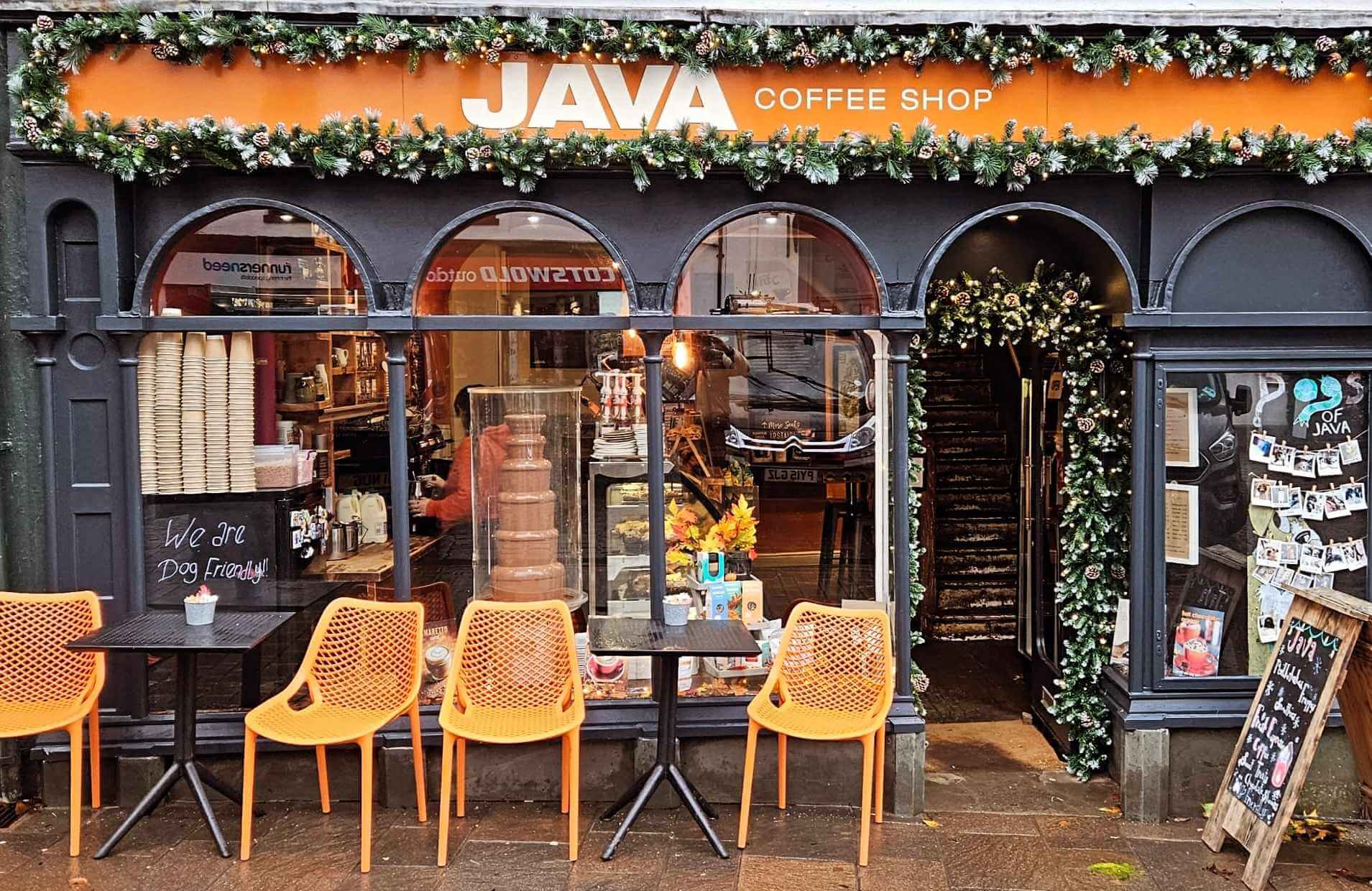 Java coffee shop covered in Christmas decorations